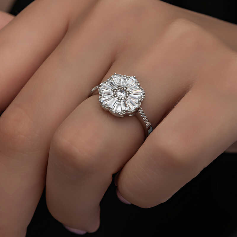 Stillove Gümüş Baget Taşli Kadin Yüzük Sl6265 Stillove Gümüş Baget Taşli Kadin Yüzük Sl6265