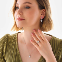 Gümüş Beyaz Taşlı Kalpli Kadın Set Gümüş Beyaz Taşlı Kalpli Kadın Set