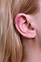 GÜMÜŞ DESEN DETAY ZİRKON TAŞ ÇELİK PİERCİNG TRAGUS HELİX KIKIRDAK GÜMÜŞ DESEN DETAY ZİRKON TAŞ ÇELİK PİERCİNG TRAGUS HELİX KIKIRDAK