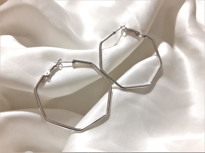 GÜMÜŞ KAPLAMA GEOMETRİK ŞEKİL ARKASI KAPALI HALKA KÜPE-HKGEŞE11