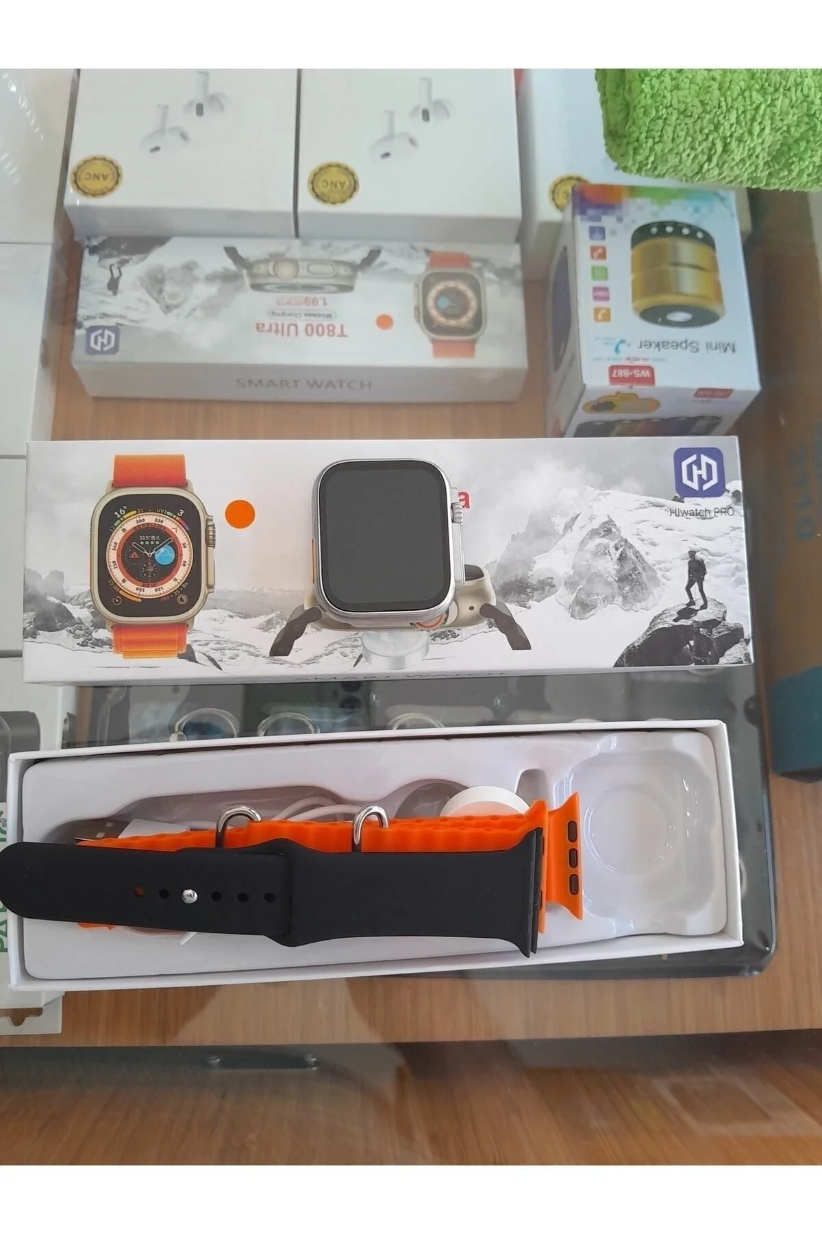 Gümüş Kasa ve Turuncu Silikon Kordonlu Akıllı Saat, Nabız ve Uyku Takibi Özellikli