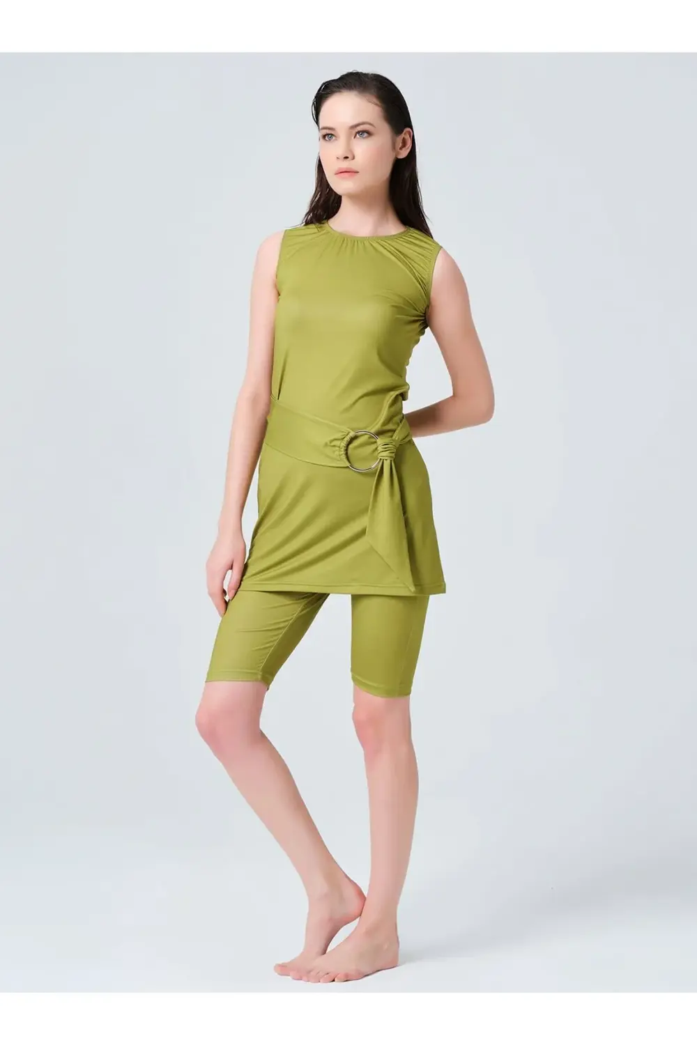 Gümüş Kemer Tokalı Sıfır Kol Yarı Kapalı Mayo