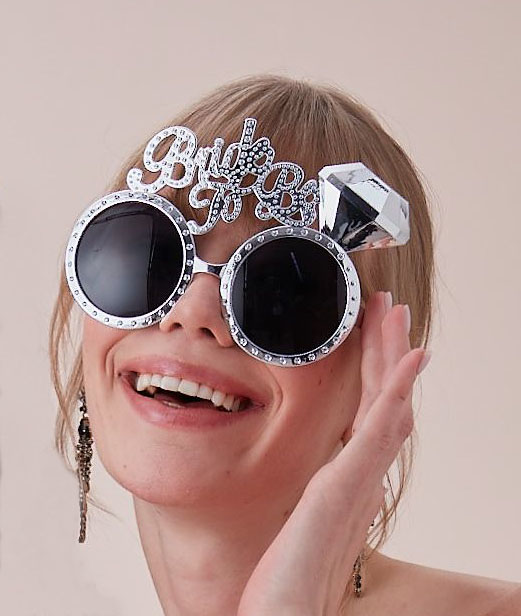 Gümüş Renk Bride To Be Yazılı Gelin Gözlüğü 15x10 cm