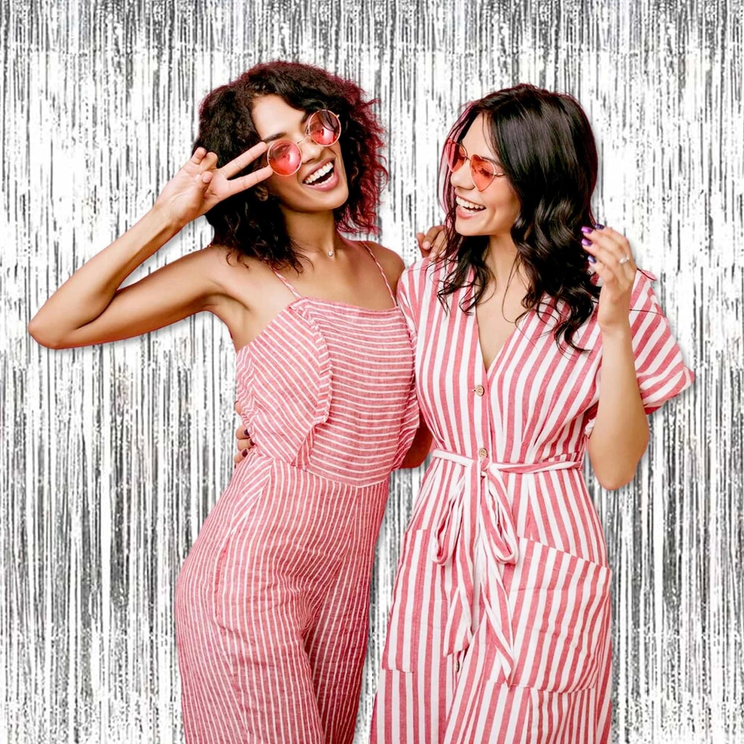 Gümüş Renk Ekstra Metalize Parlak Saçaklı Arka Fon Perde İthal A