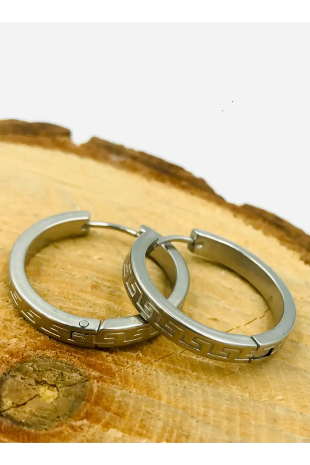 Gümüş Renk Figürlü Çelik  Küpe