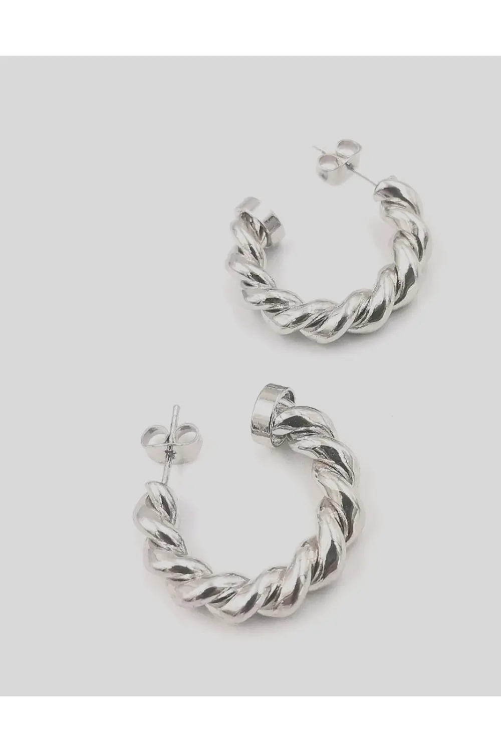 Gümüş Renk Figürlü Çelik  Küpe