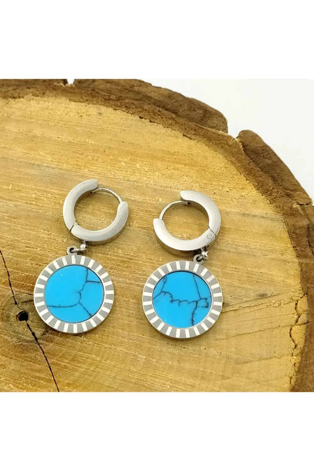 Gümüş Renk Figürlü Çelik  Küpe