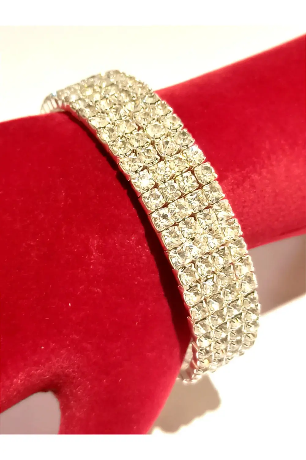 Gümüş Renk Lüks Figürlü Gösterişli Parıltılı Bileklik