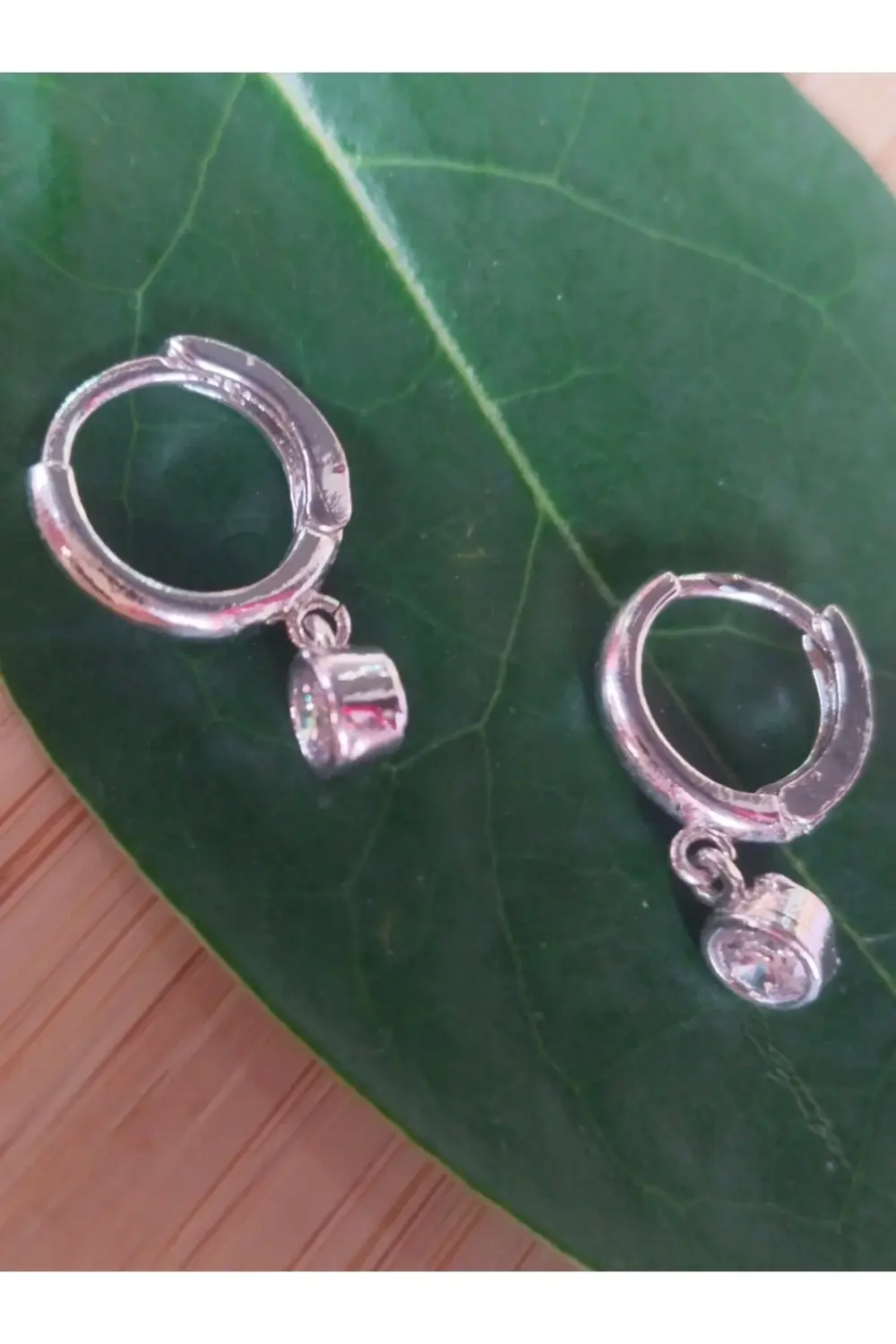 Gümüş Renk Lüks Gösterişli Figürlü Küpe