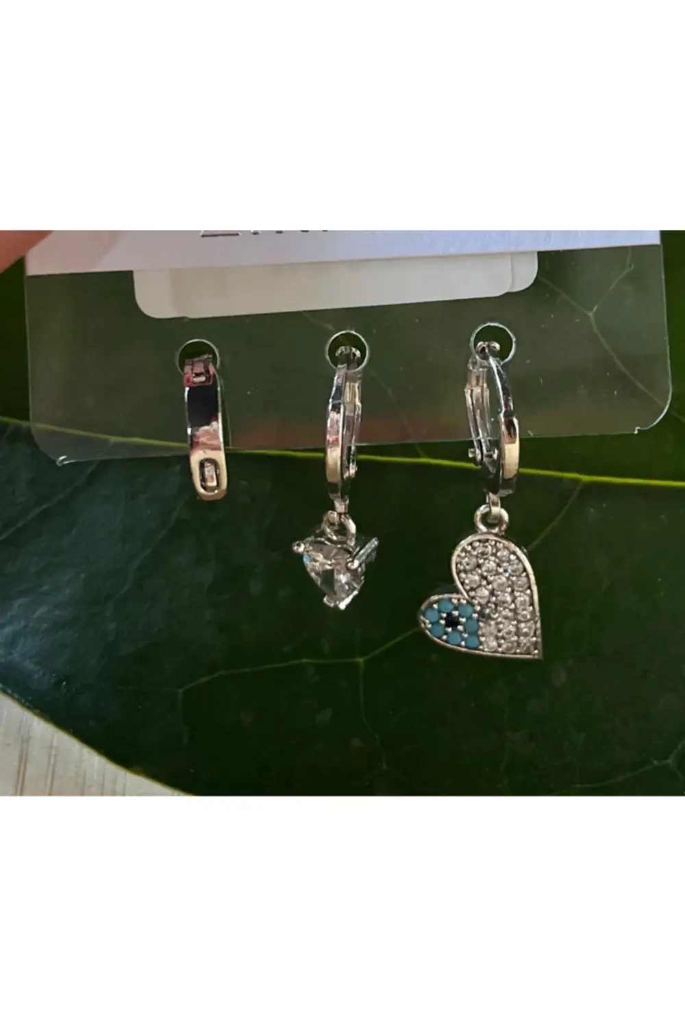 Gümüş Renk Lüks Gösterişli Kalp Figürlü Küpe