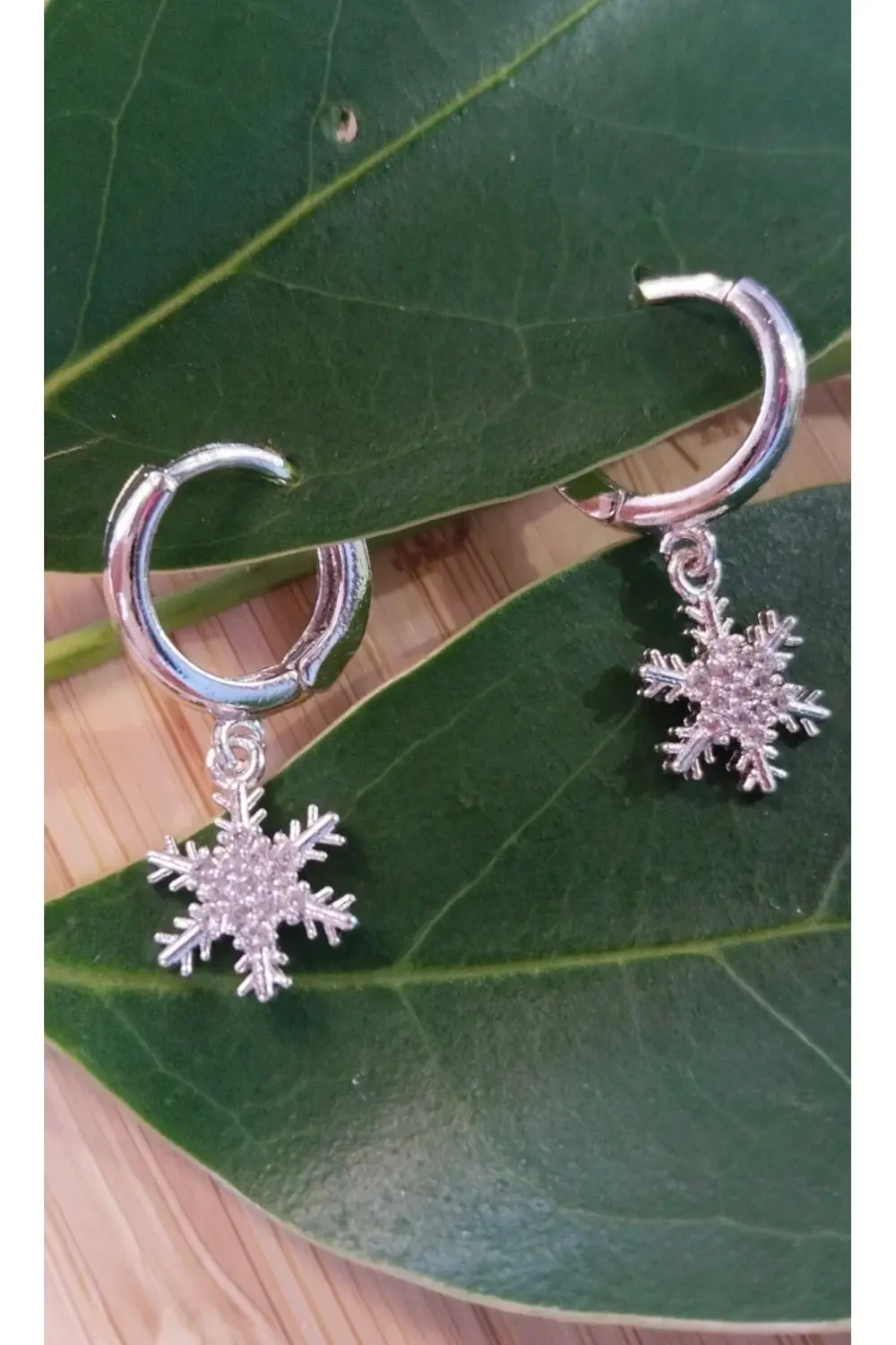 Gümüş Renk Lüks Gösterişli Kar Tanesi Figürlü Küpe