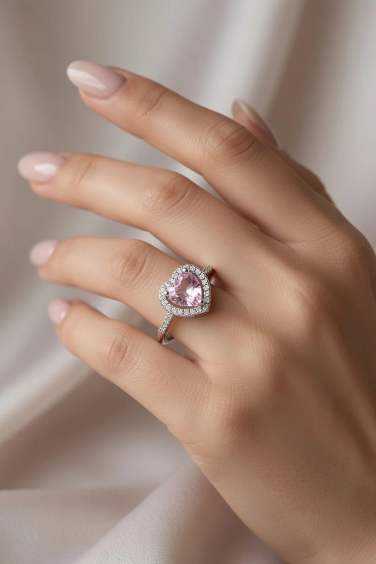 Gümüş Renk Pembe Zirkon Taşlı Kalp Charm Model Pirinç Kadın Yüzük