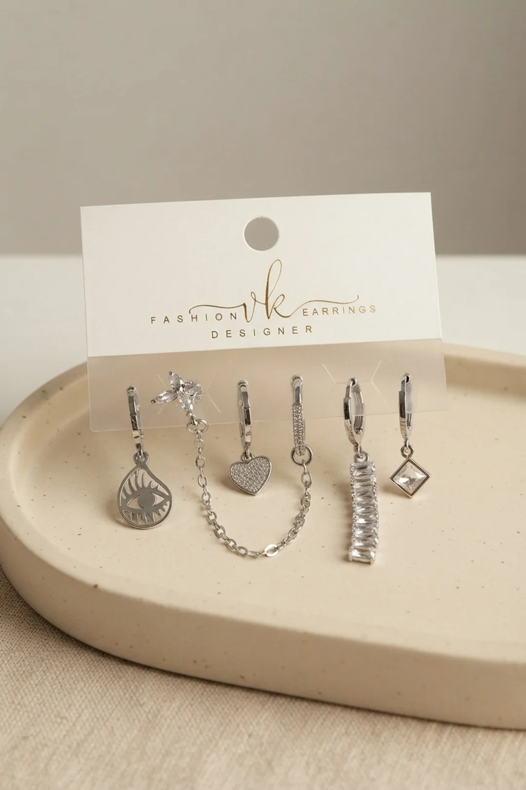 Gümüş Renk Pirinç Baget Zirkon Taş Detaylı 6'lı Küpe Kombin Seti TJ-BKP12133 Gümüş Renk Pirinç Baget Zirkon Taş Detaylı 6'lı Küpe Kombin Seti TJ-BKP12133