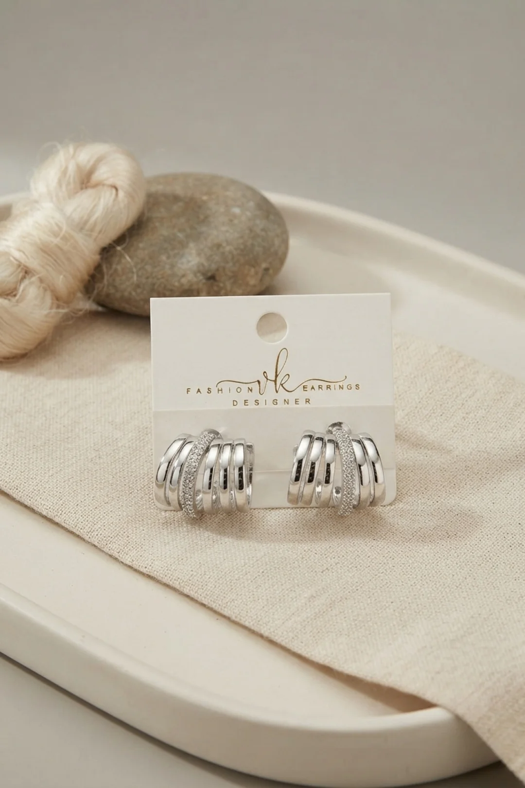 Gümüş Renk Pirinç Kafes Model Halka Küpe TJ-BKP12143 Gümüş Renk Pirinç Kafes Model Halka Küpe TJ-BKP12143