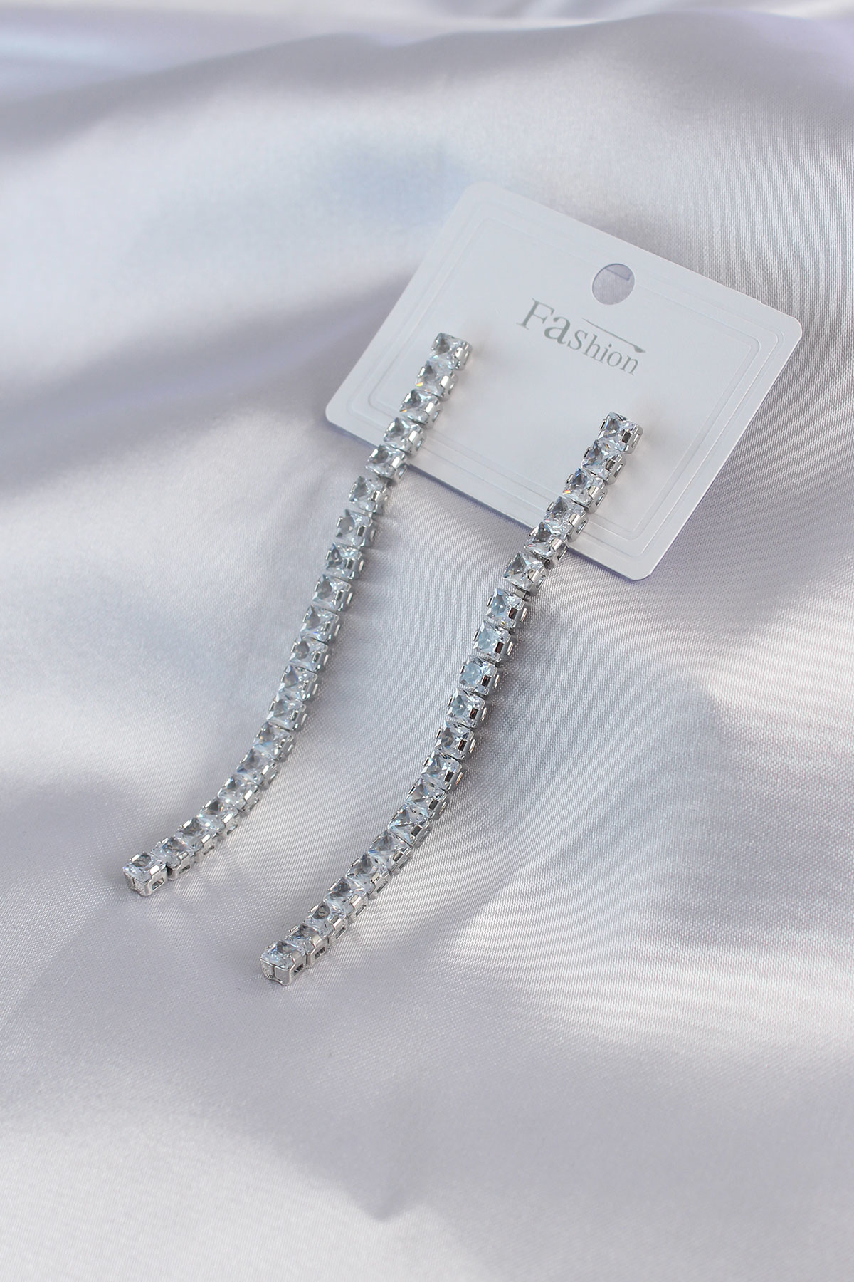 Gümüş Renk Zirkon Taşlı Kadın Küpe SL6137