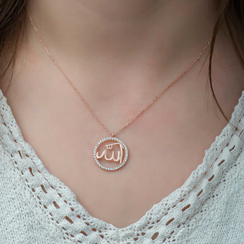 Gümüş Rose Arapça Allah Yazılı Bayan Kolye SL3619 Gümüş Rose Arapça Allah Yazılı Bayan Kolye SL3619