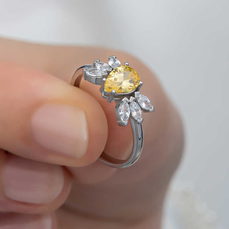 Stillove Gümüş Sari Damla Zirkon Taşli Kadin Yüzük Sl6259