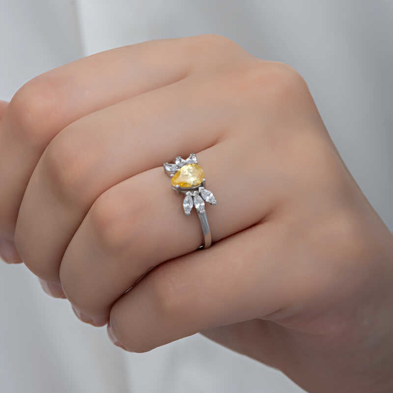 Stillove Gümüş Sari Damla Zirkon Taşli Kadin Yüzük Sl6259