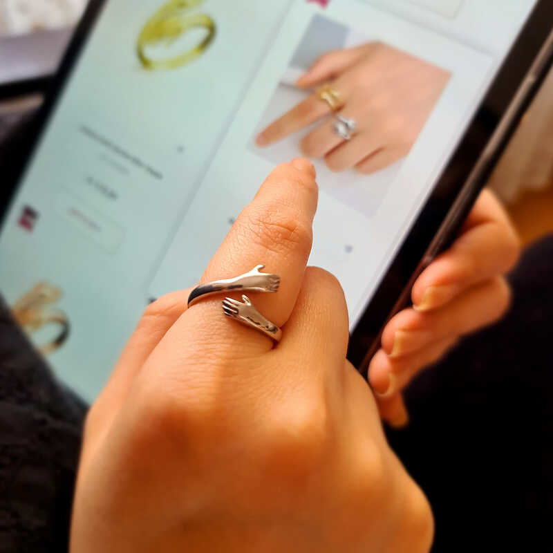 Stillove Gümüş Sarılan Eller Yüzük Sl6812 Stillove Gümüş Sarılan Eller Yüzük Sl6812