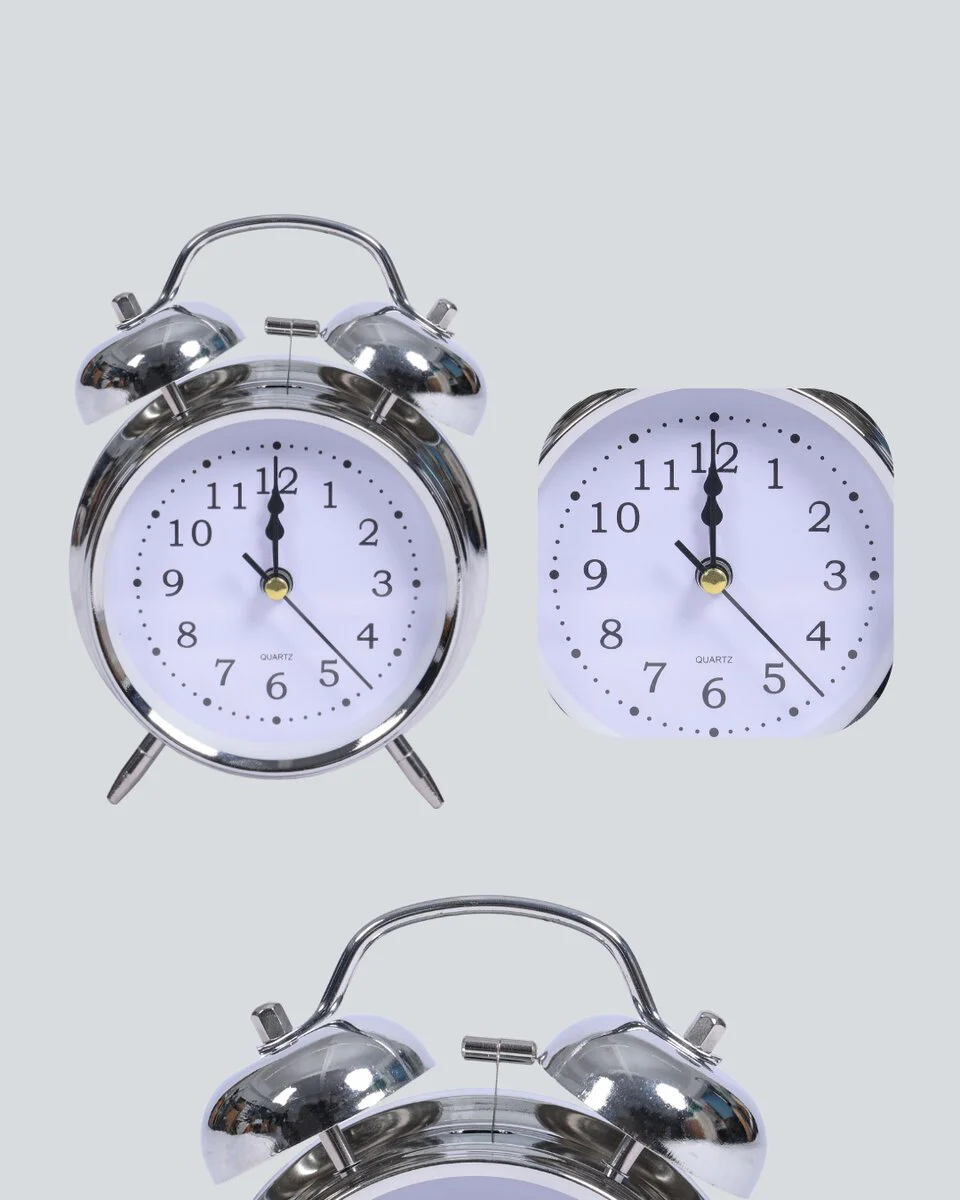 Gümüş Sessiz Işıklı Masa Saati Alarm - Estetik ve Fonksiyonel