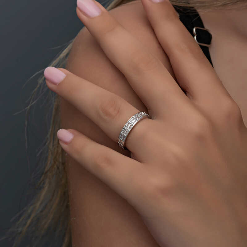 Stillove Gümüş Sıralı Baget Taşlı Kadın Yüzük  Sl6255