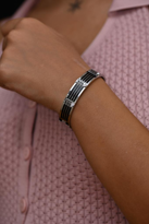 GÜMÜŞ SİYAH DETAY KELEPÇE ÇELİK BİLEKLİK-KEZTÇBİ56