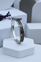 GÜMÜŞ SİYAH DETAY KELEPÇE ÇELİK BİLEKLİK-KEZTÇBİ56