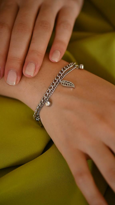 Tükkan Accessories Gümüş Yaprak Figür Ve Zirkon Taş Detay İki Sira Çelik Şans Bilekl