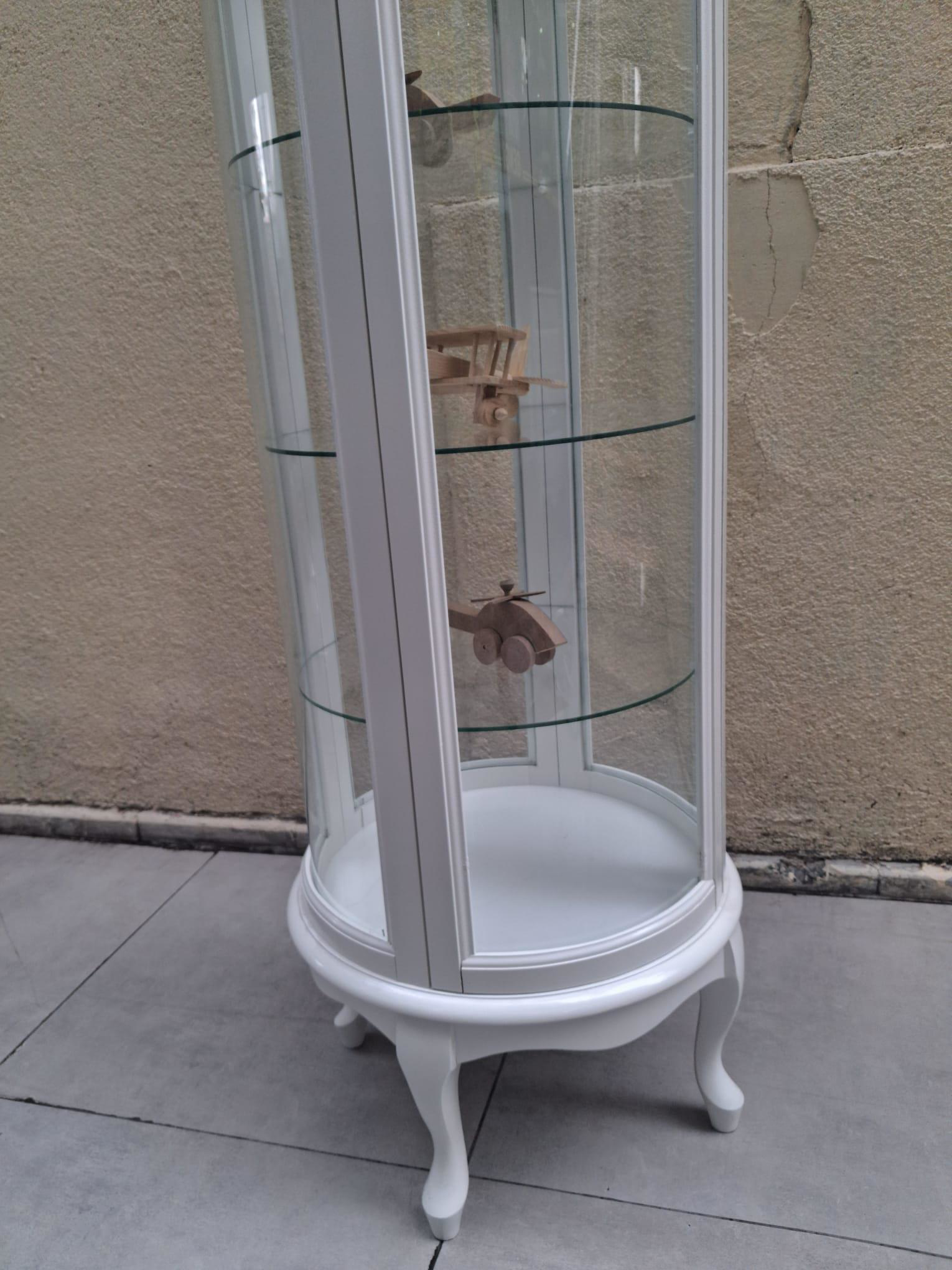 Gümüşlük vitrin 17432 Yuvarlak MODEL Beyaz Kayın Aslan ayak 3raf 