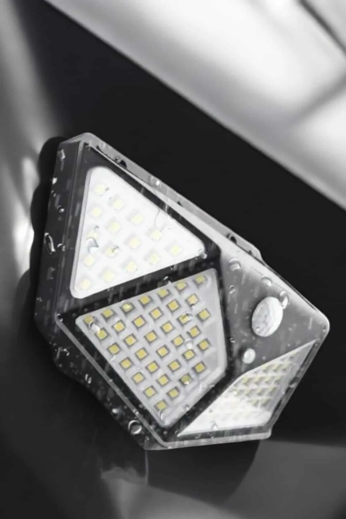 Güneş Enerjili Bahçe Aydınlatma Lambası Solar 100 Led Lamba Fiyatı, Yorumları ve Özellikleri