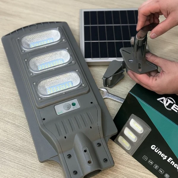 Güneş Enerjili Sokak Lambası 120 W