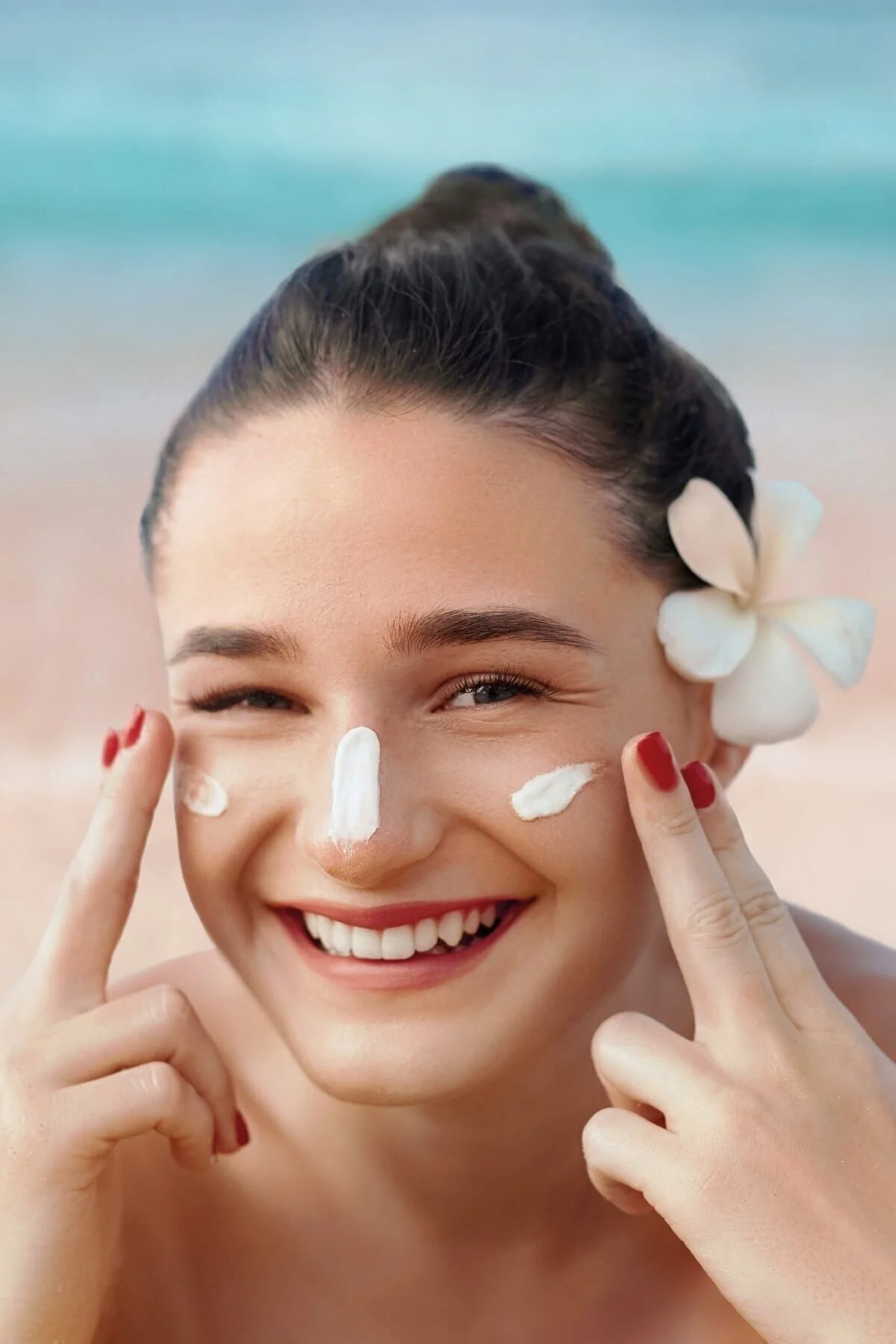 Güneş Kremi Koyu Leke Karşıtı Spf 50+ Faktörlü Çok Yüksek Korumal