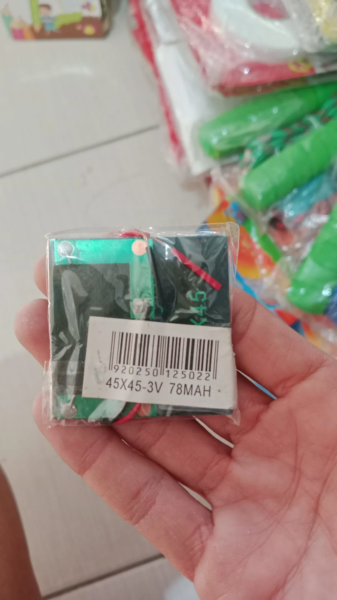 Güneş Paneli Mini Enerji Paneli Solar 3v (4,5x4,5 cm) - 1 Adet Güneş Paneli Mini Enerji Paneli Solar 3v (4,5x4,5 cm) - 1 Adet