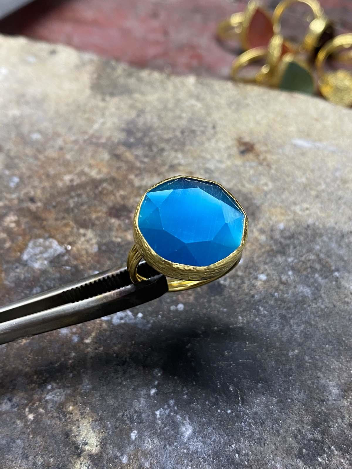 Güneş Taşı Serisi Yuarlak Kedi Gözü Taşlı El İşi Kadın Yüzük Ayar