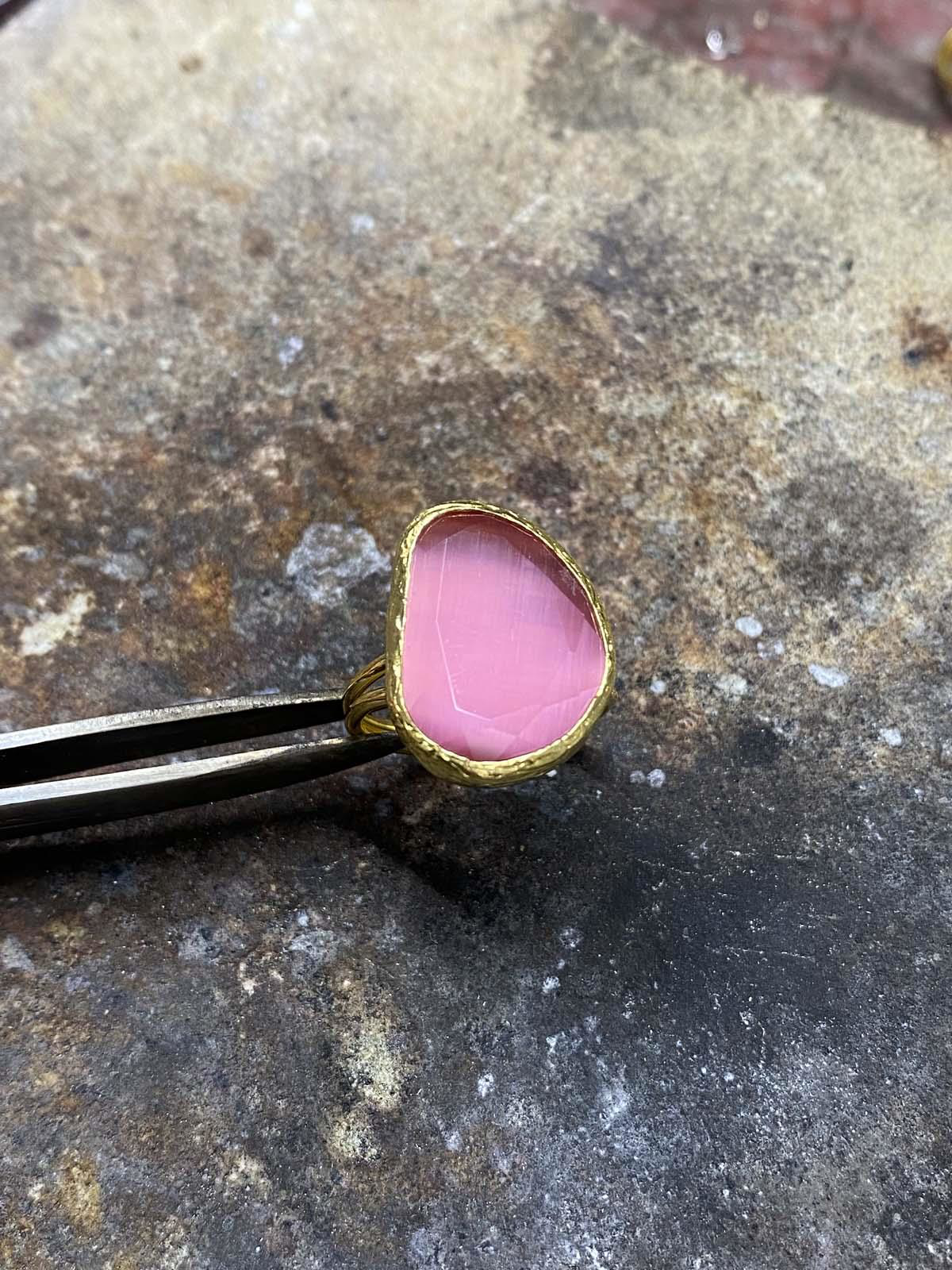 Güneş Taşı Serisi Fasülye Kesim Kedi Gözü Taşlı El İşi Kadın Altı