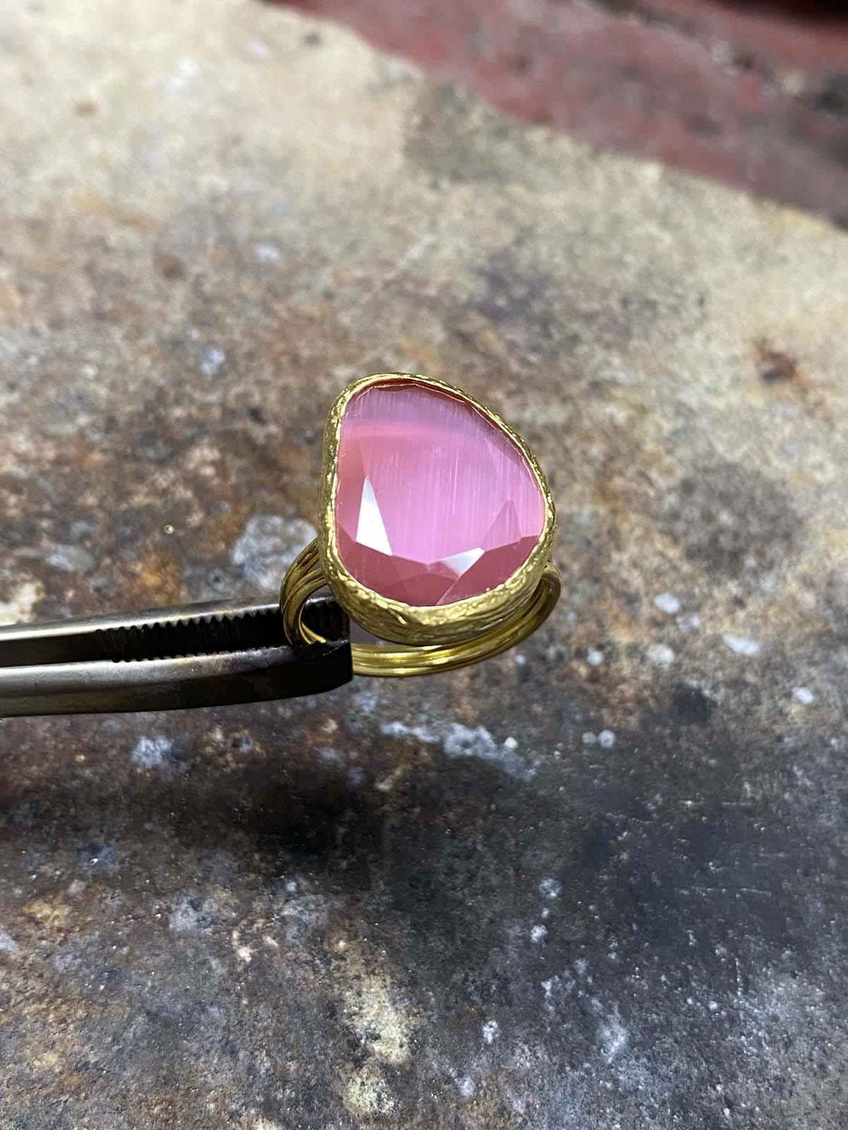 Güneş Taşı Serisi Fasülye Kesim Kedi Gözü Taşlı El İşi Kadın Altı