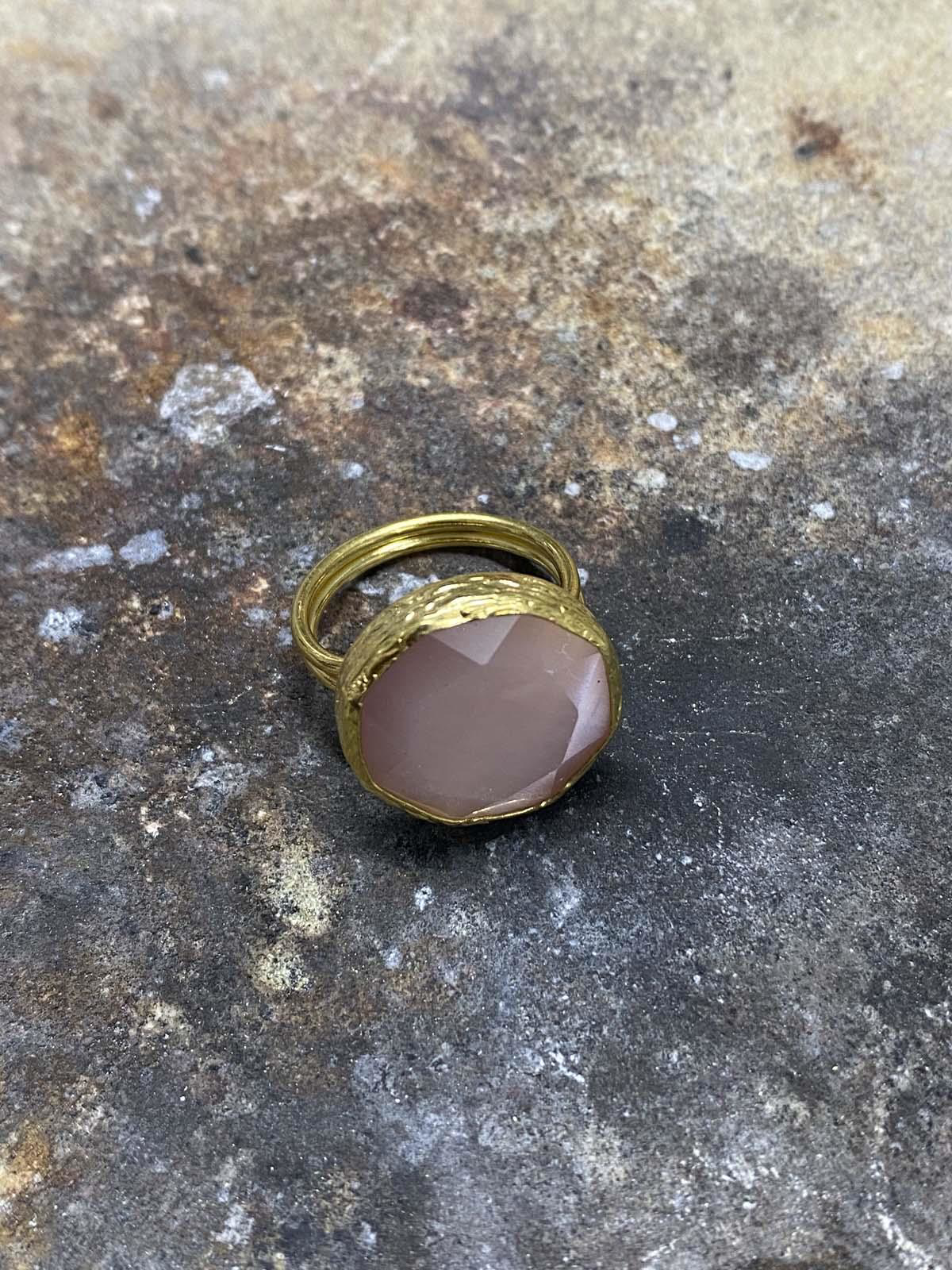 Güneş Taşı Serisi Yuarlak Kedi Gözü Taşlı El İşi Kadın Yüzük Ayar