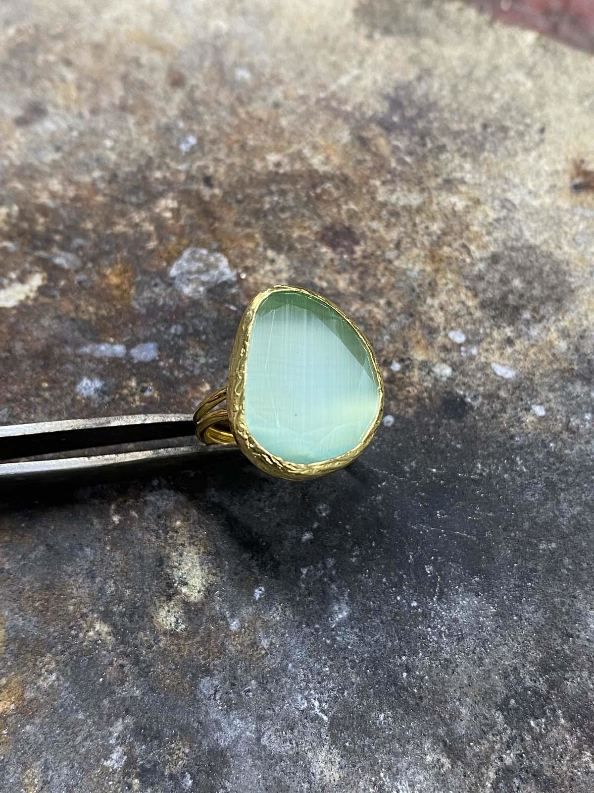 Güneş Taşı Serisi Fasülye Kesim Kedi Gözü Taşlı El İşi Kadın Altı