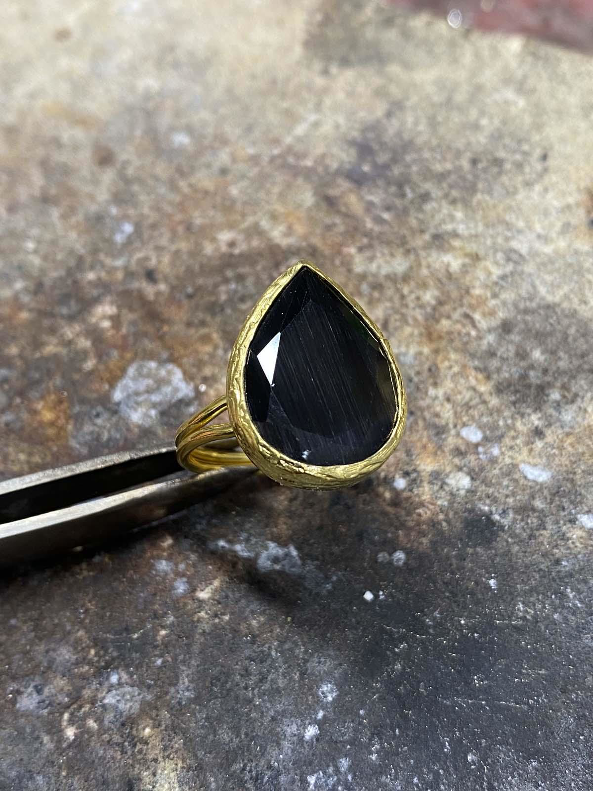 Güneş Taşı Serisi Damla Kedi Gözü Taşlı El İşi Kadın Yüzük Ayarla