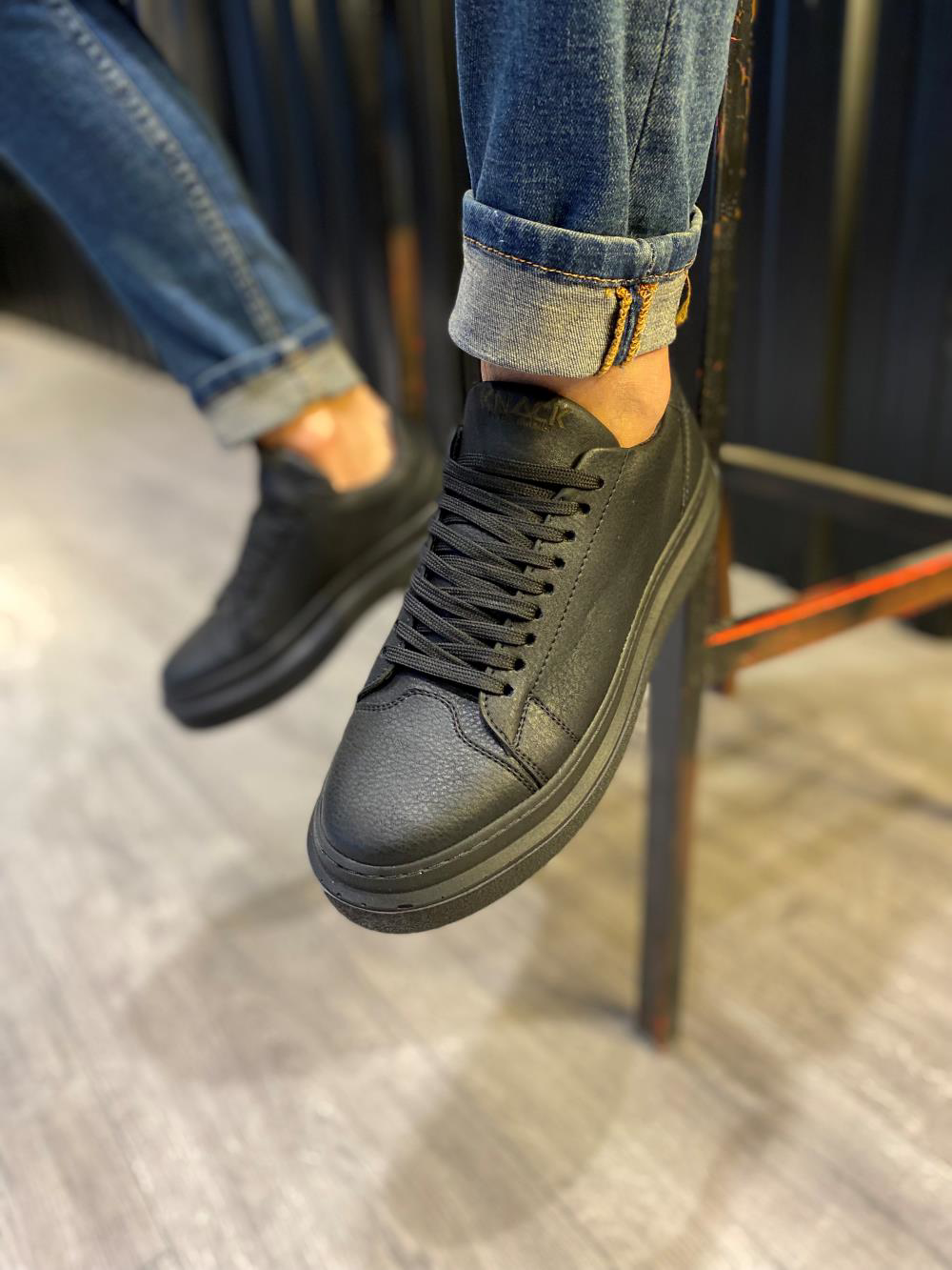 Günlük Ayakkabı 421 Siyah (Siyah Taban)