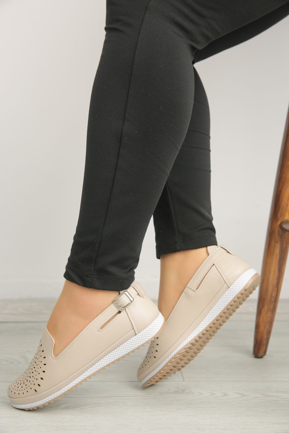 Nayad Bal Günlük Ortopedik Tabanlı Lazer Baskılı Delikli Cilt Kadın Babet A