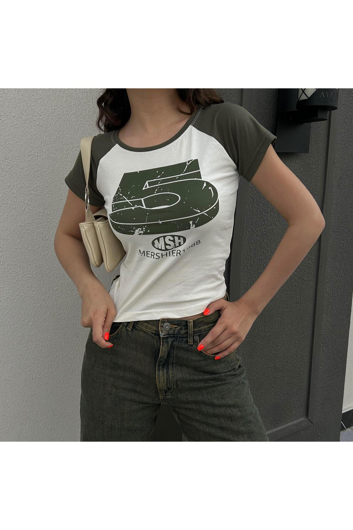 Haki Retro 5 Baskılı Kısa Kollu Crop