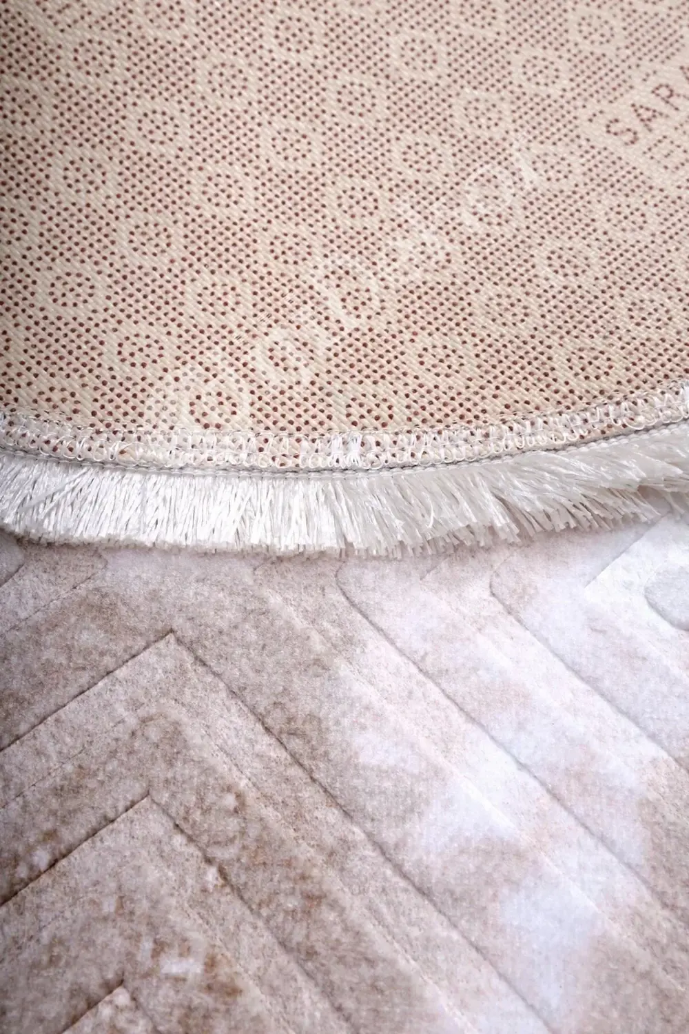 Halı Devetüyü Cool Karo Saçaklı Yuvarlak Kesme Ince Yolluk Kilim