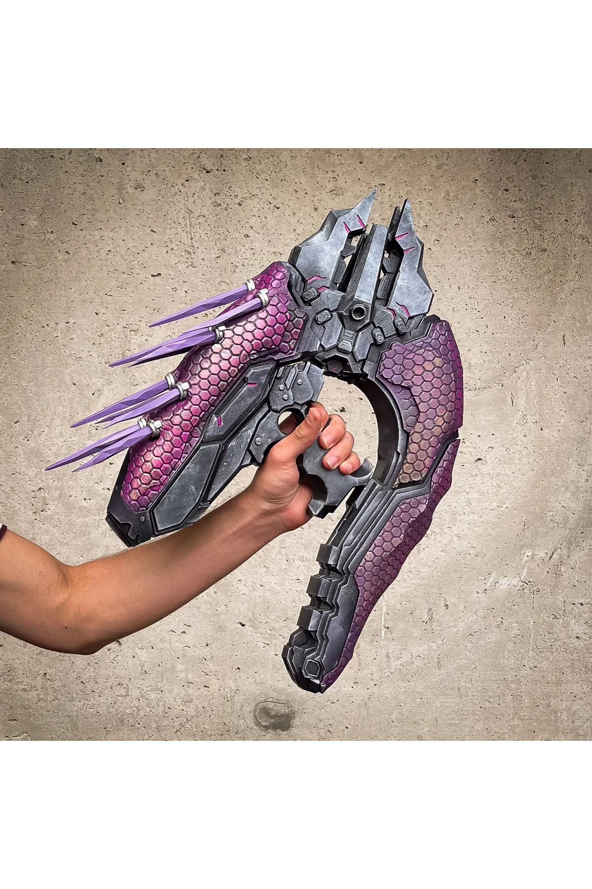 HALO NEEDLER PROP SİLAH FİGÜR BOYALI ( FİGÜRDÜR ÇALIŞMAZ )