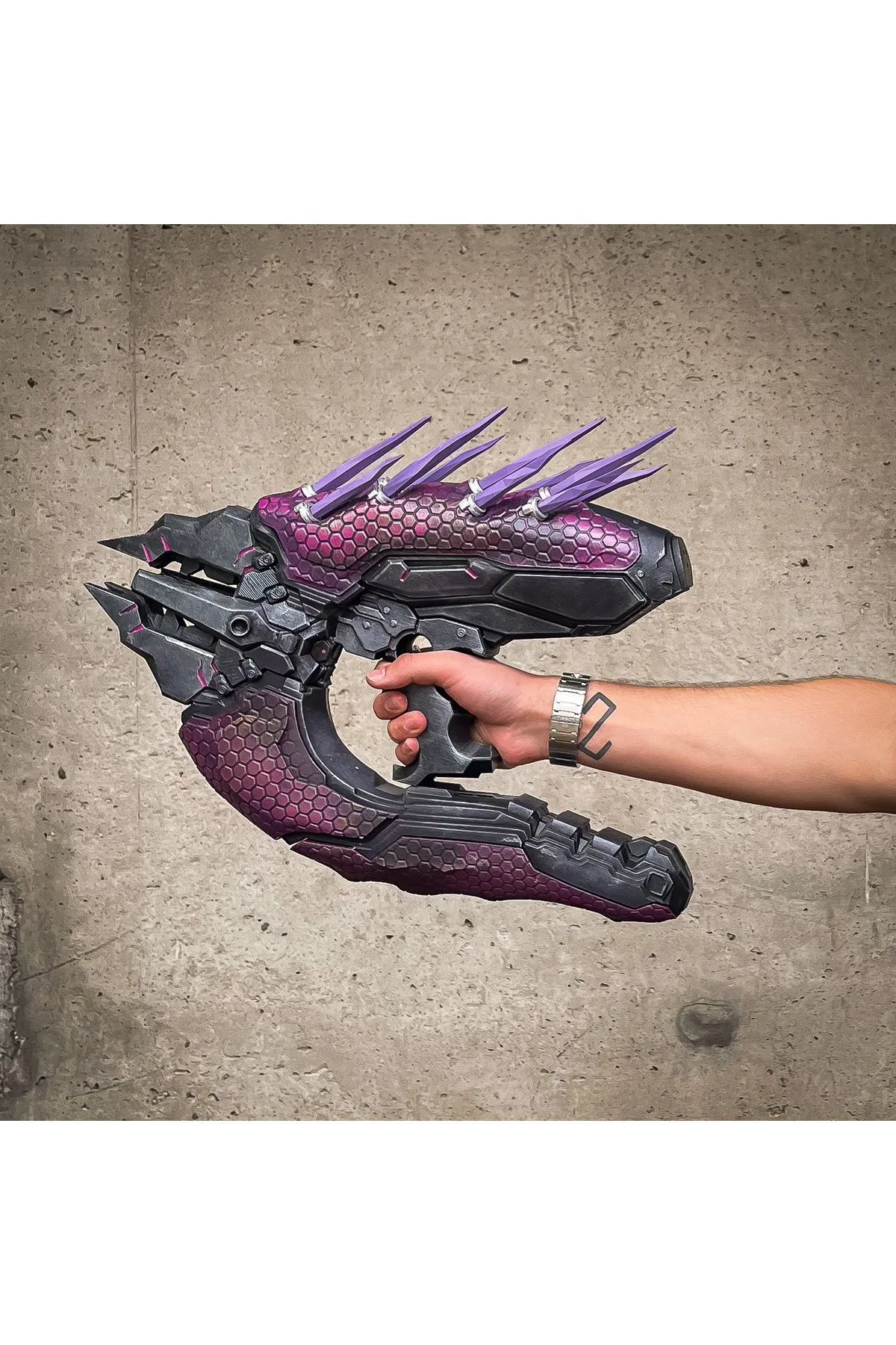 HALO NEEDLER PROP SİLAH FİGÜR BOYALI ( FİGÜRDÜR ÇALIŞMAZ )