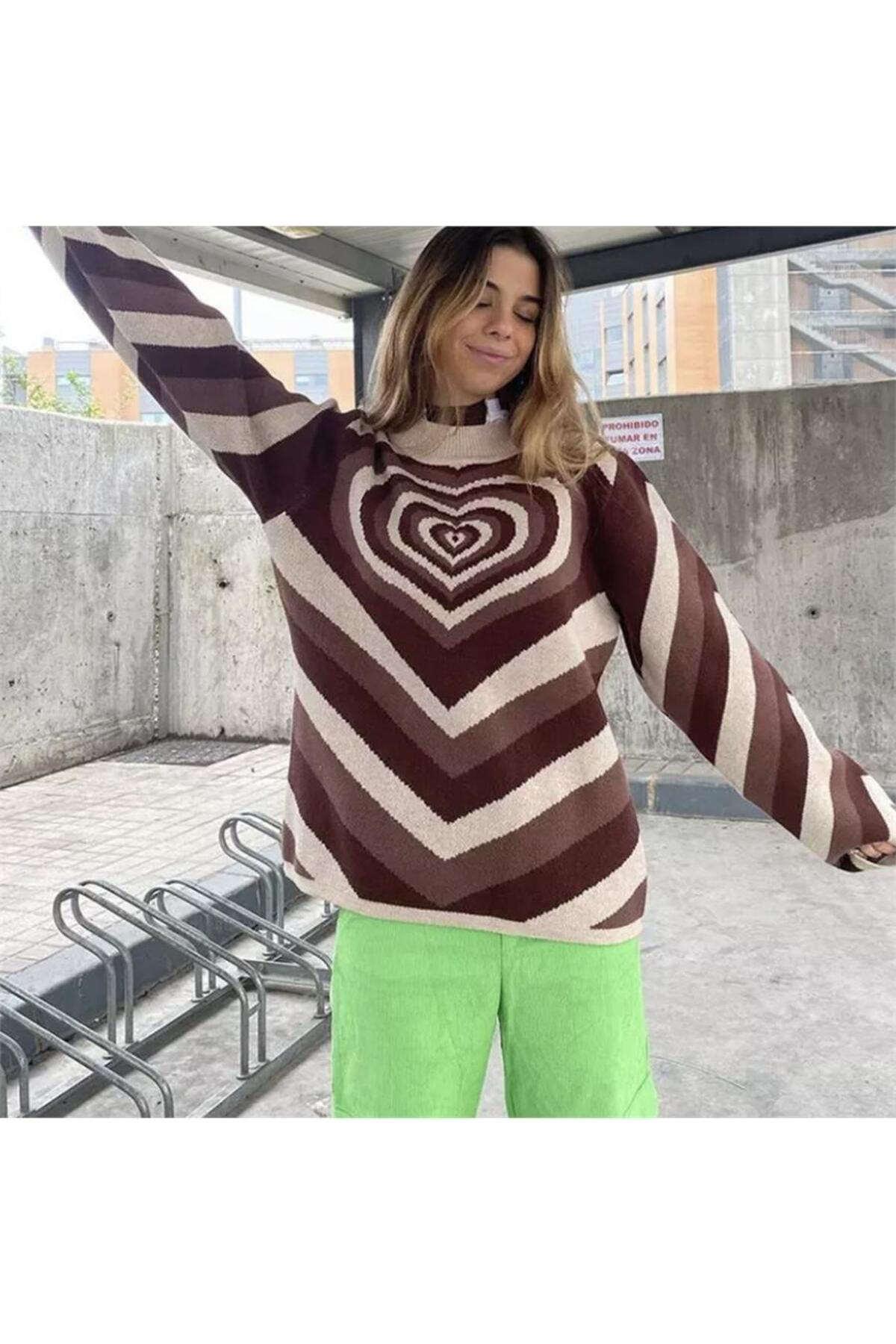 Köstebek Harajuku Kahverengi Kalp Desenli Kazak