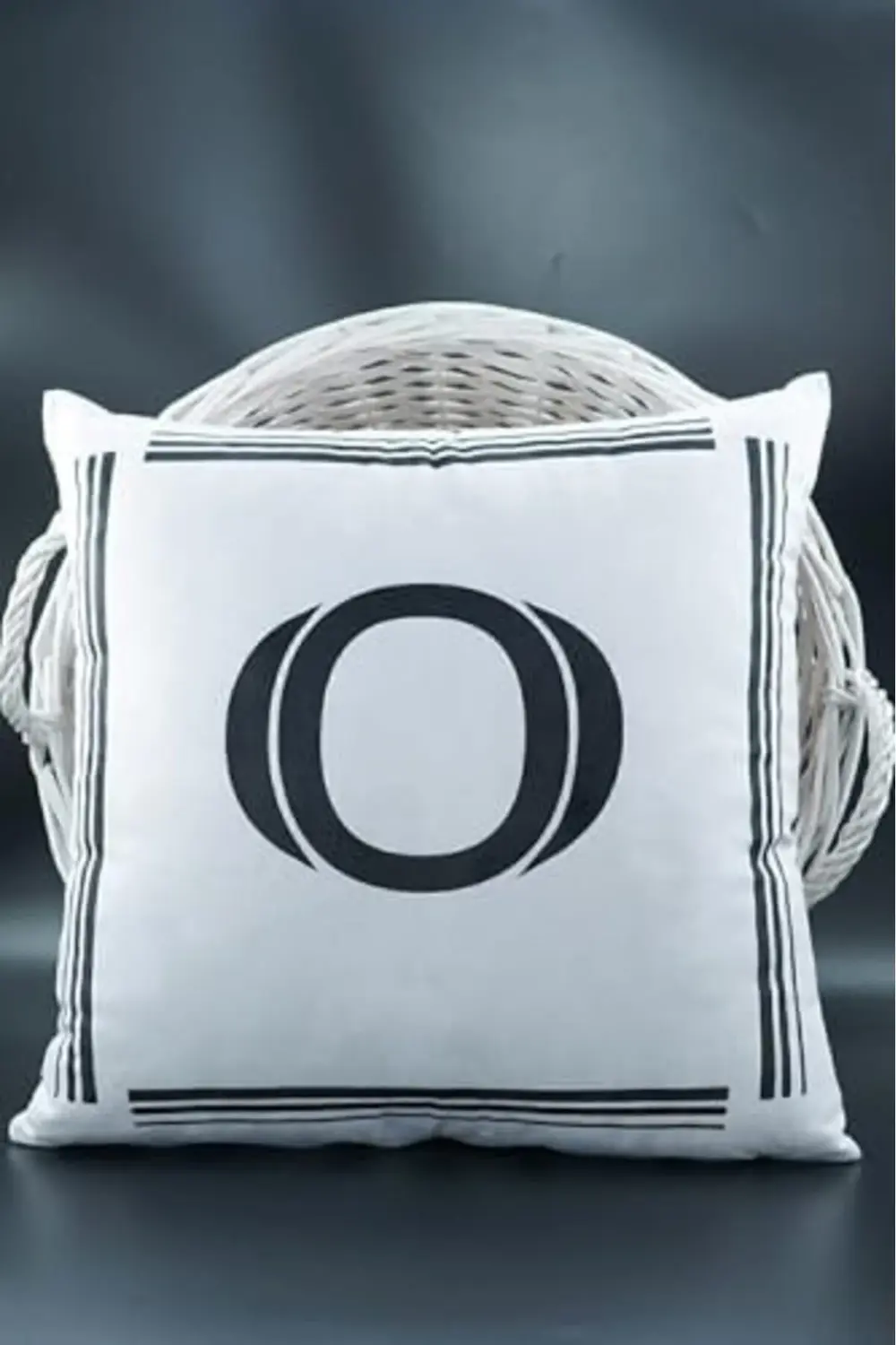 Harfli Kırlent Kılıfı Kadife 43X43 Cm Çift Taraflı O Harfi Kedi D