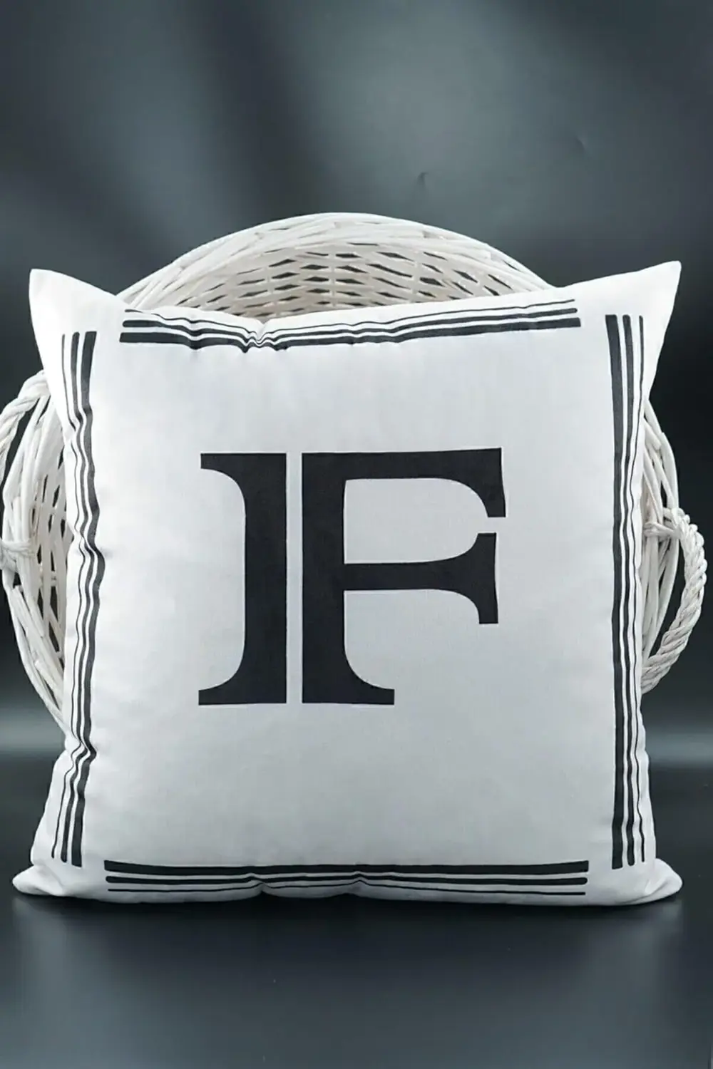 Harfli Kırlent Kılıfı Kadife 43X43 Cm Çift Taraflı F Harfi Kedi D