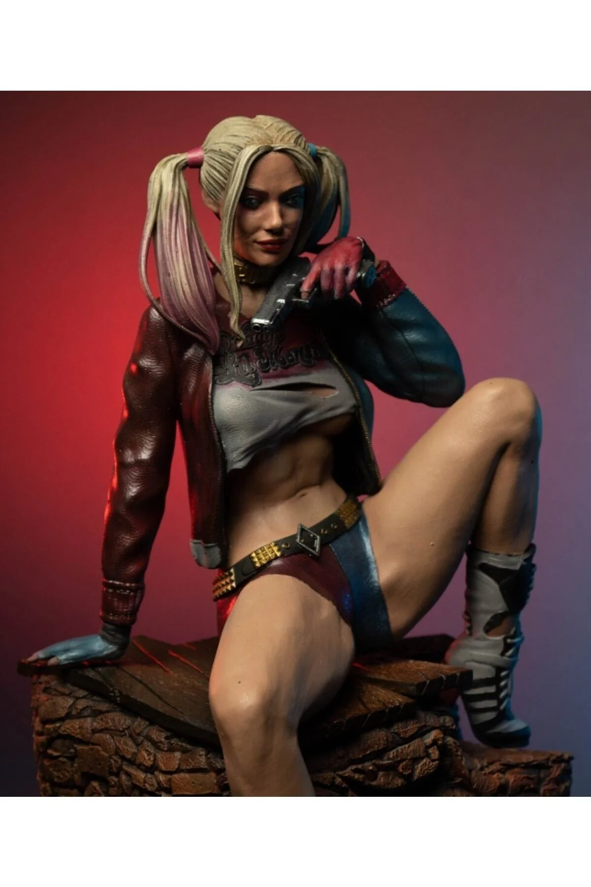 Harley Quinn Boyalı Figür 25 cm