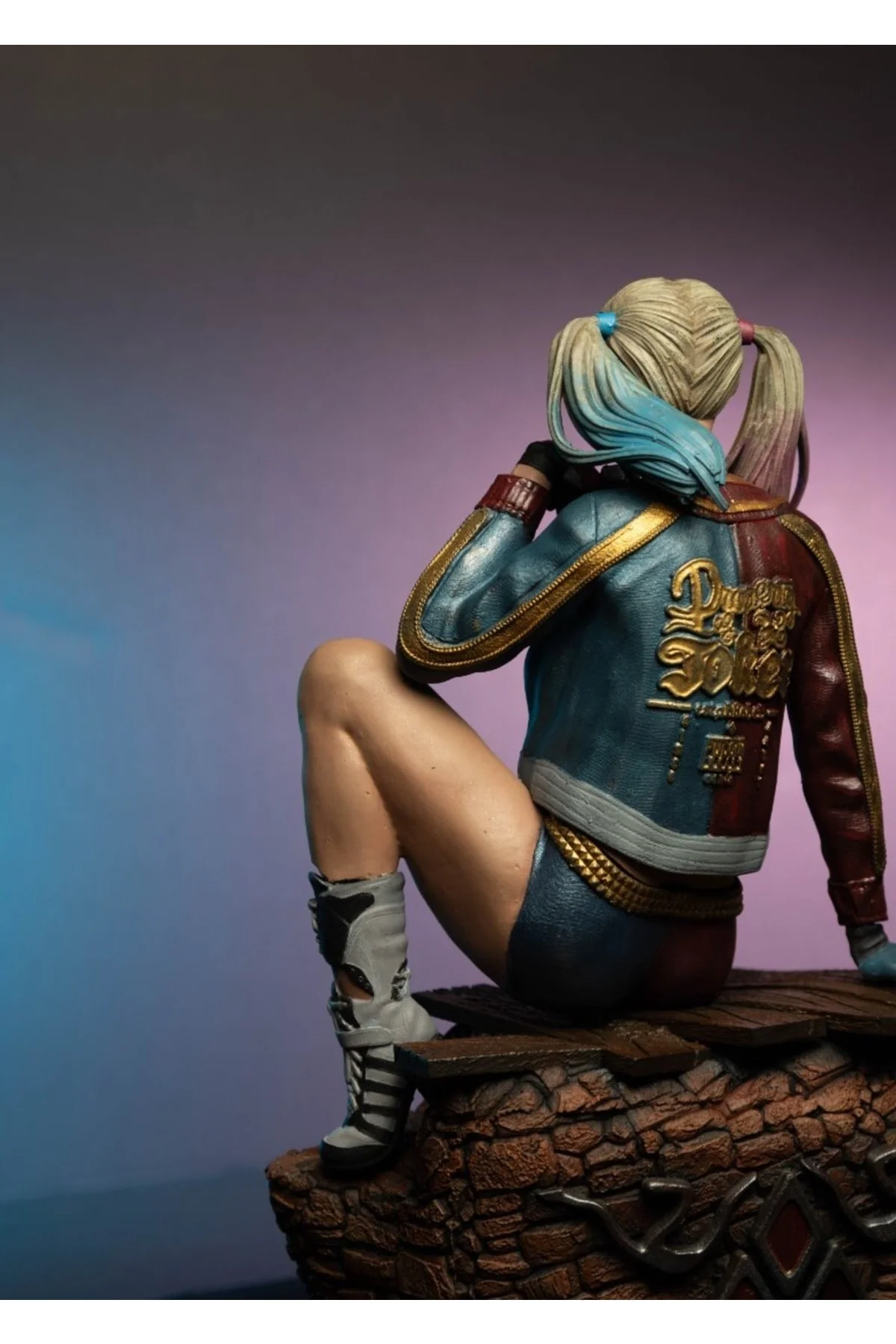 Harley Quinn Boyalı Figür 25 cm